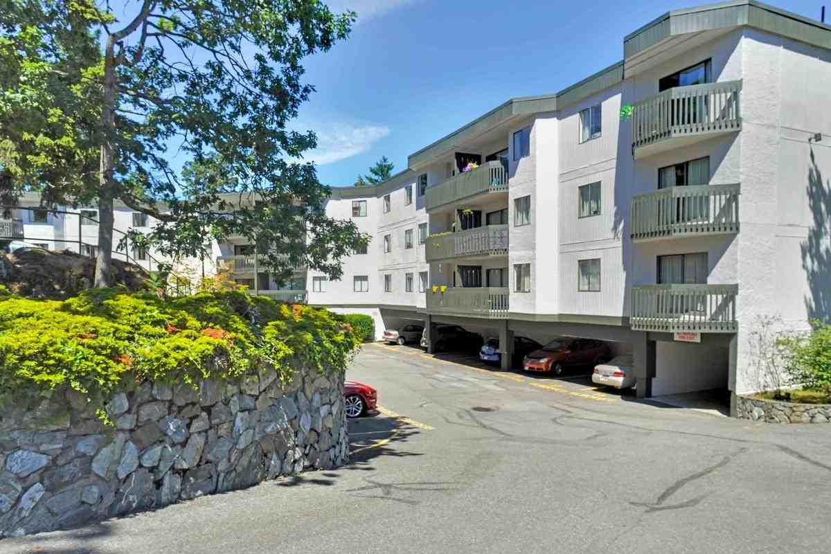 1000 McKenzie Apartments - Photo 2 of 11