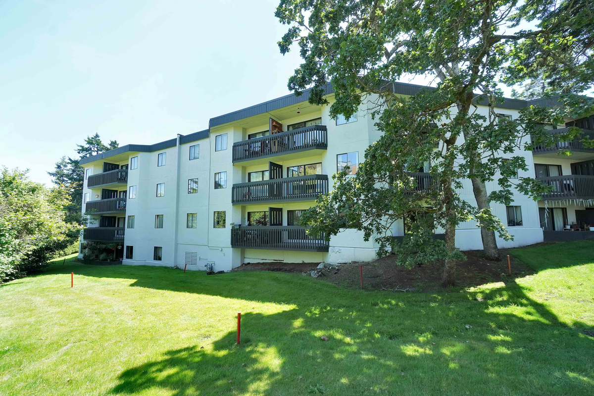 1000 McKenzie Apartments - Photo 5 of 11