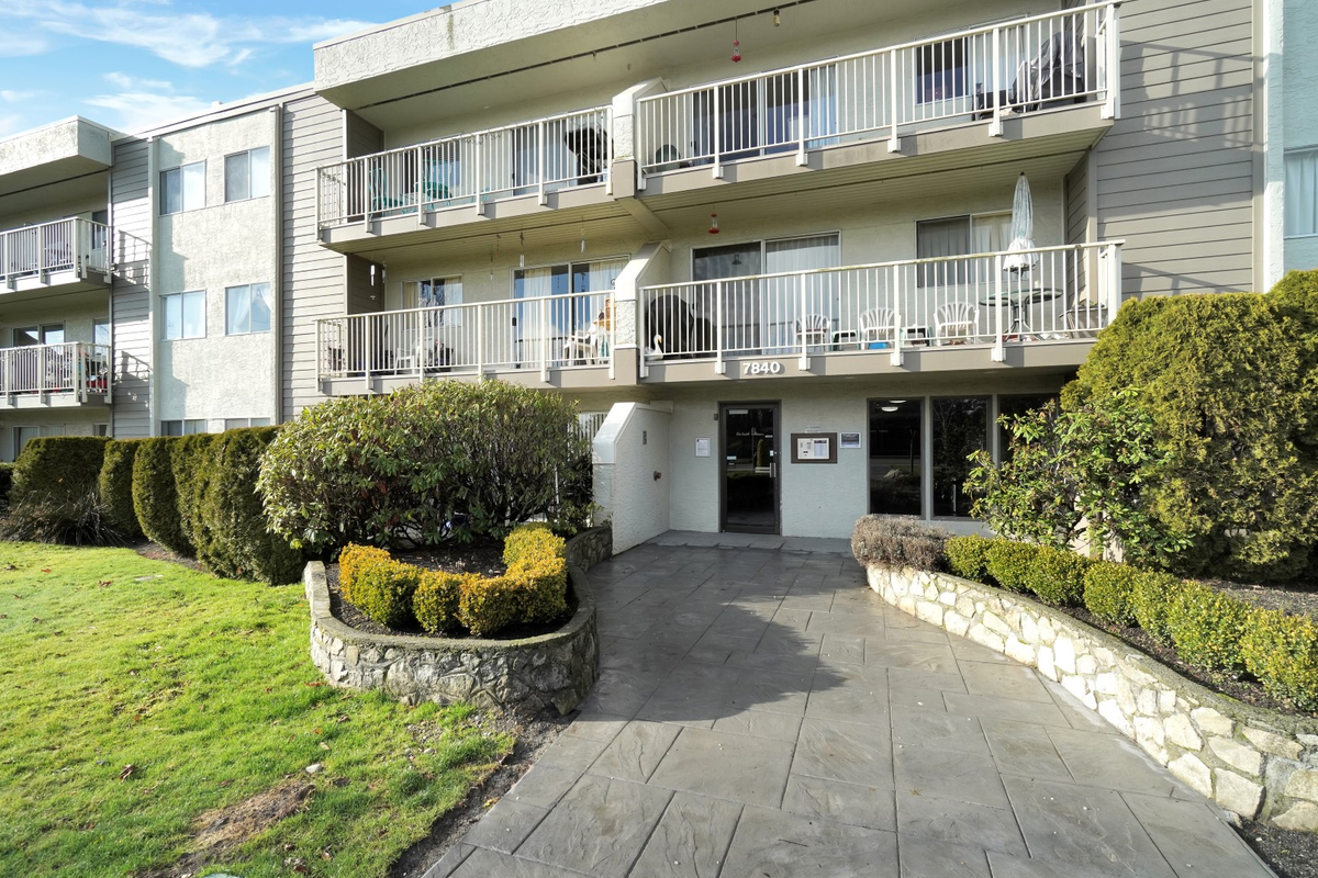 Lochside Apartments - Photo 5 of 19