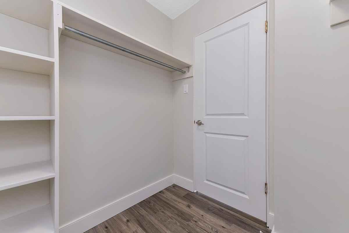 415 & 435 Michigan Street Apartments - Photo 5 of 44