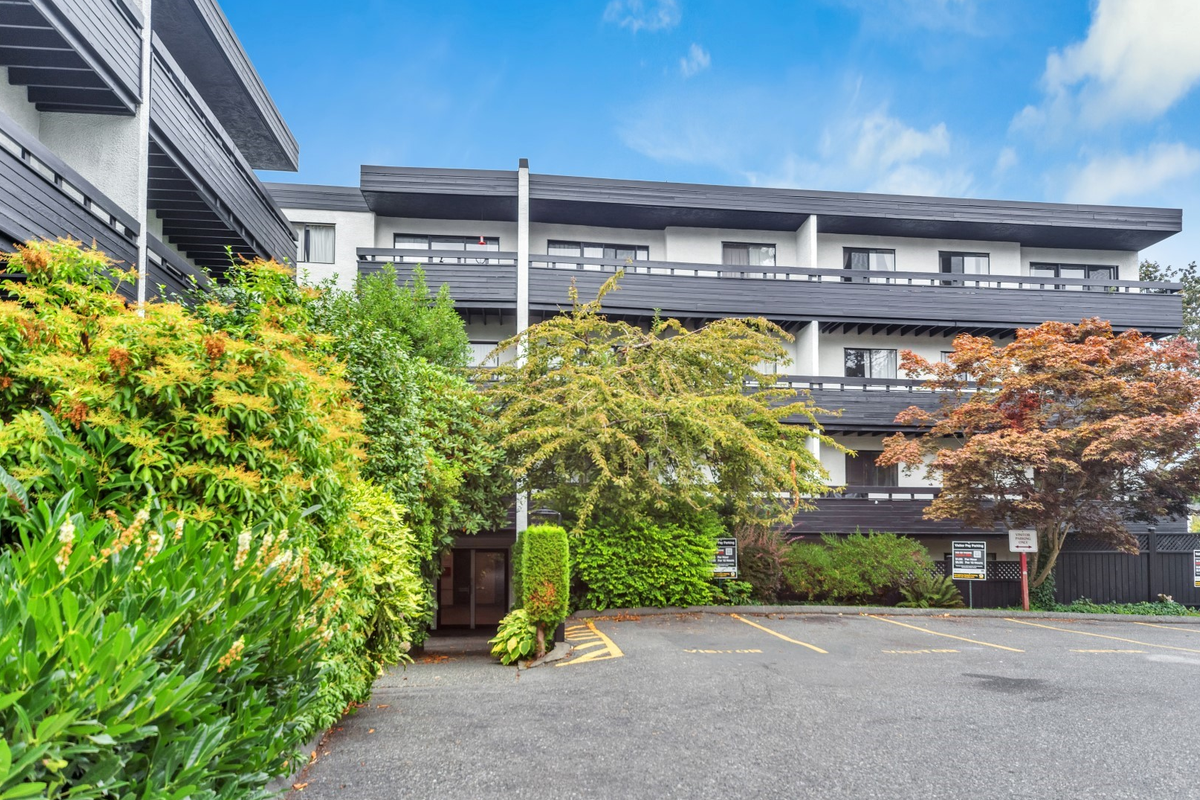 McKenzie Woods Apartments - Photo 2 of 29