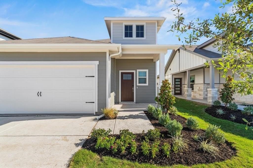 3935 Worth Dr - Photo 3 of 38