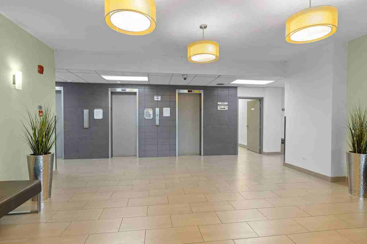 Lakeview Apartments - Photo 4 of 38