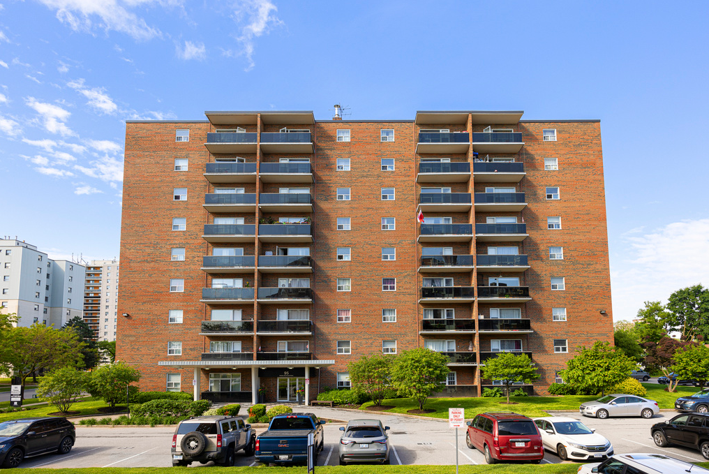 95 Paisley Boulevard West - Photo 2 of 21