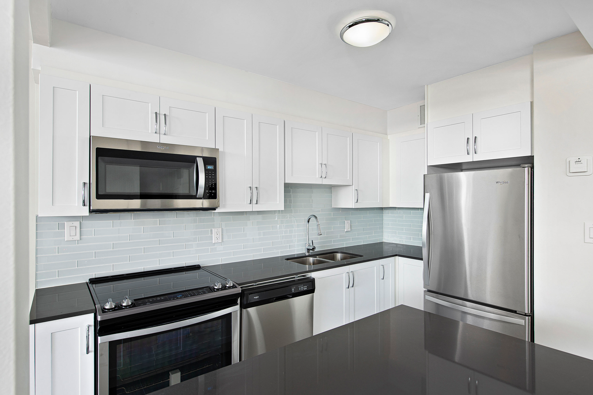 65 Forest Manor Rd - Photo 4 of 32