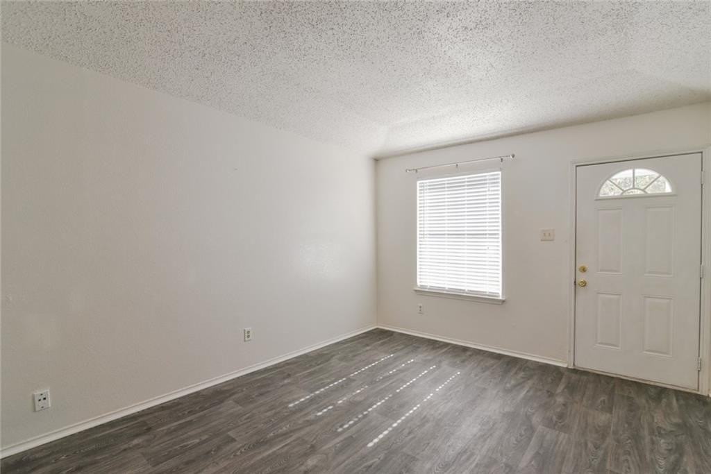 1045 Cheddar Ct - Photo 4 of 27