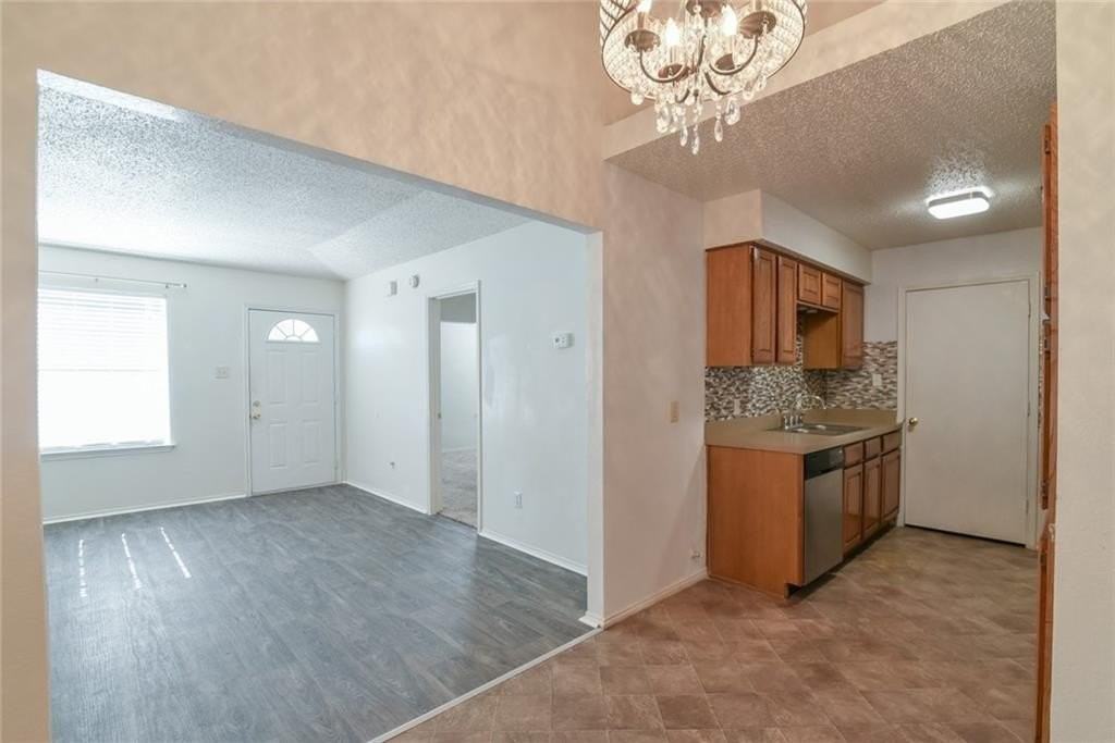 1045 Cheddar Ct - Photo 7 of 27