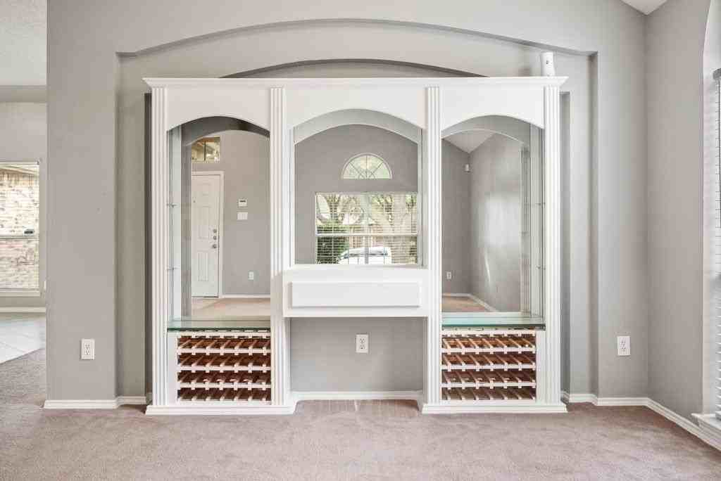 7700 Glenoaks Dr - Photo 4 of 27