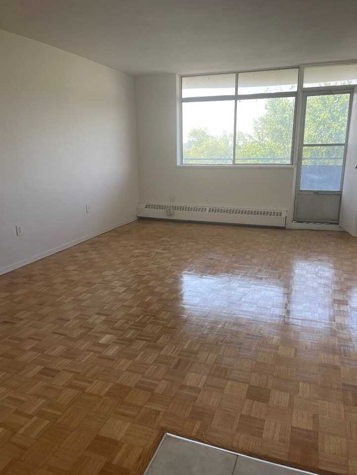 2255 Weston Road, Toronto - Photo 3 of 50