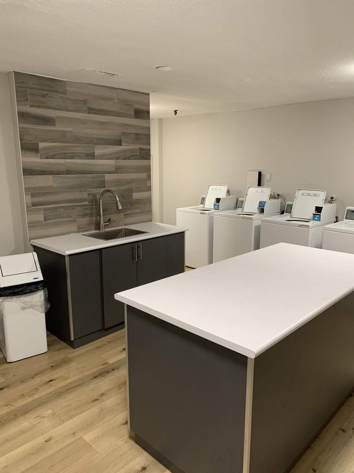 5 Glamorgan Avenue, Toronto - Photo 3 of 32