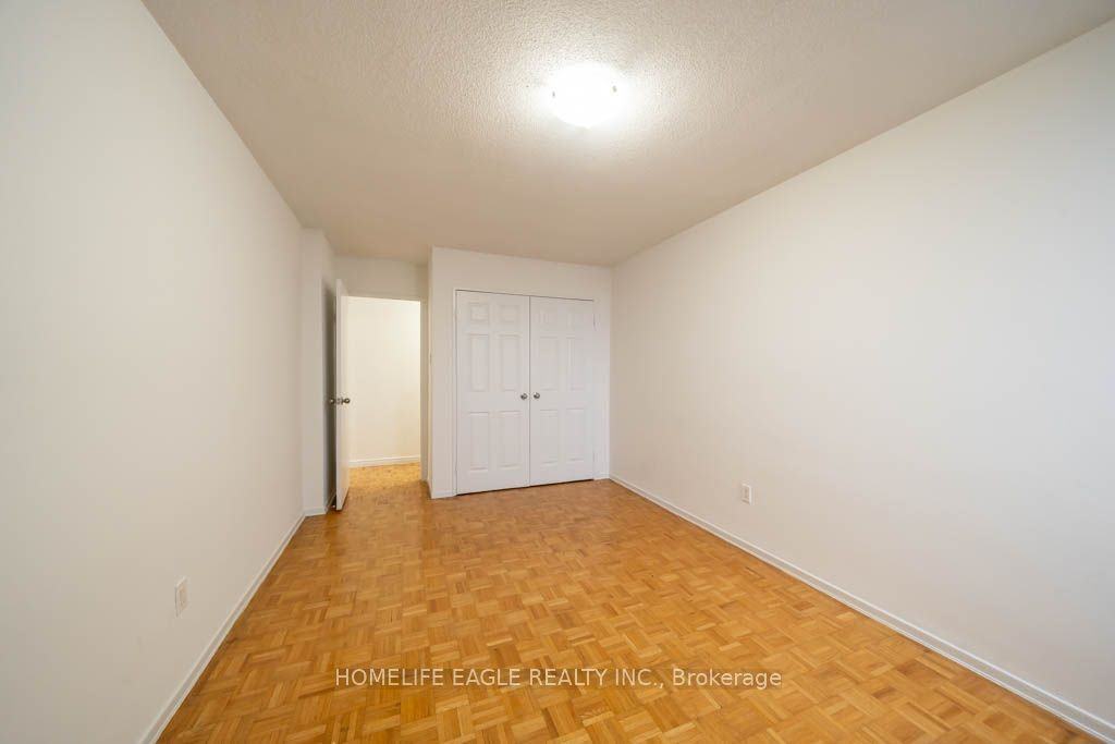 5 Glamorgan Avenue, Toronto - Photo 6 of 32