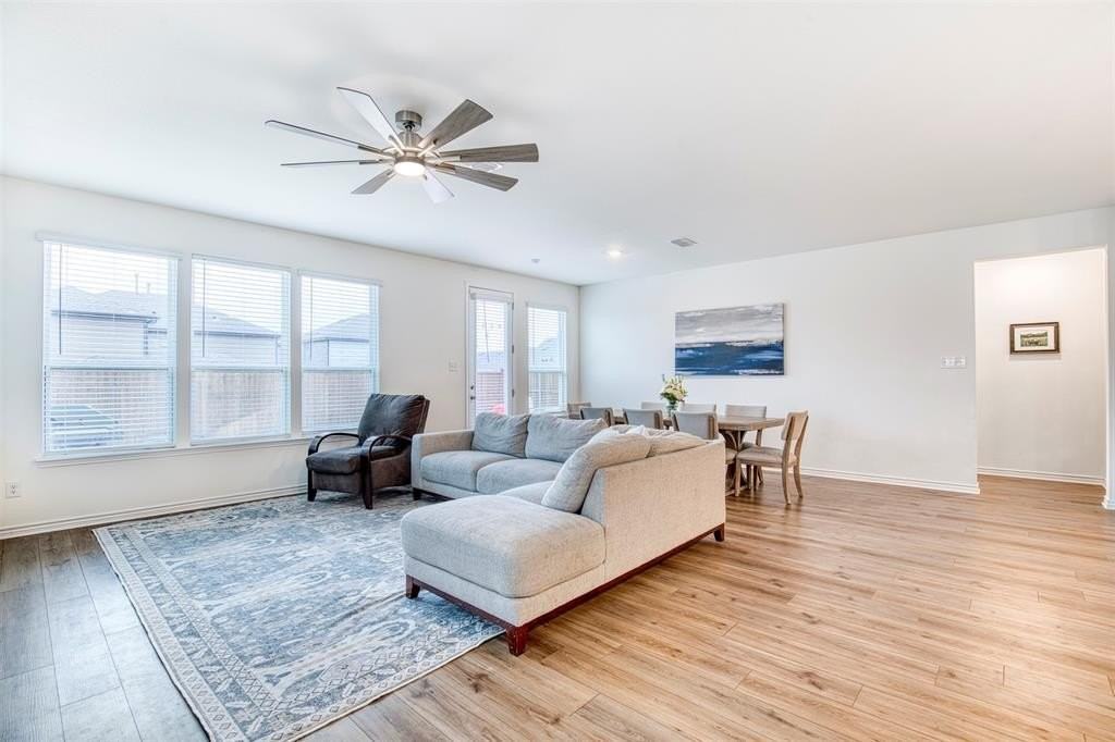 2513 Wayne Ave - Photo 4 of 27