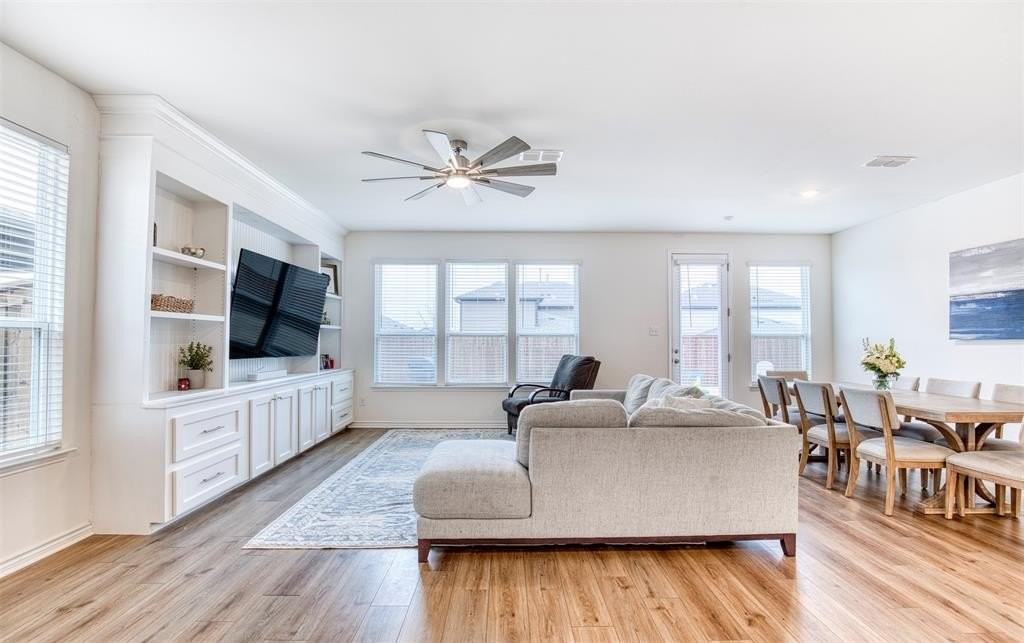 2513 Wayne Ave - Photo 5 of 27