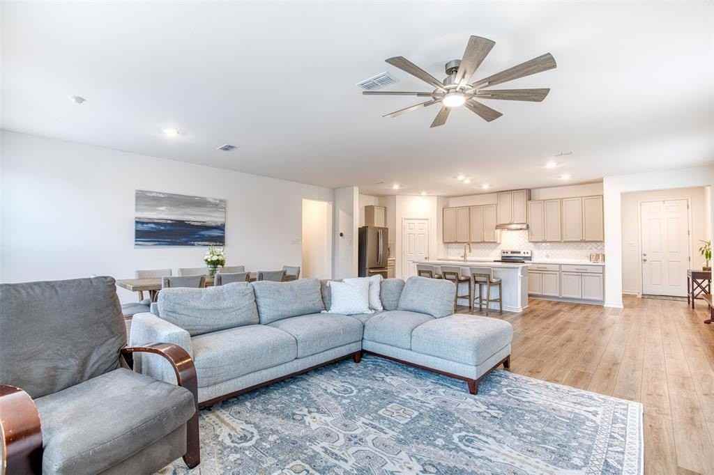 2513 Wayne Ave - Photo 7 of 27