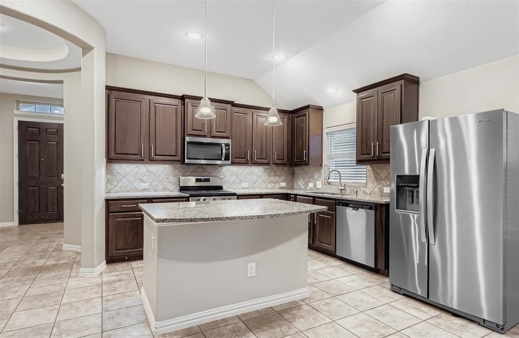 2401 Solomons Pl - Photo 4 of 15