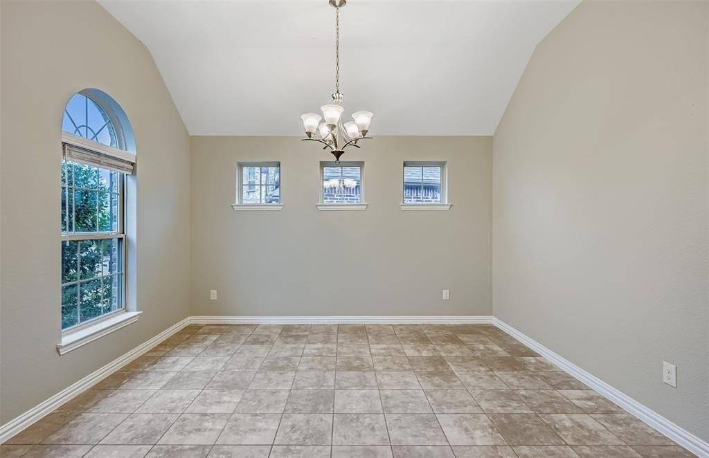 2401 Solomons Pl - Photo 5 of 15