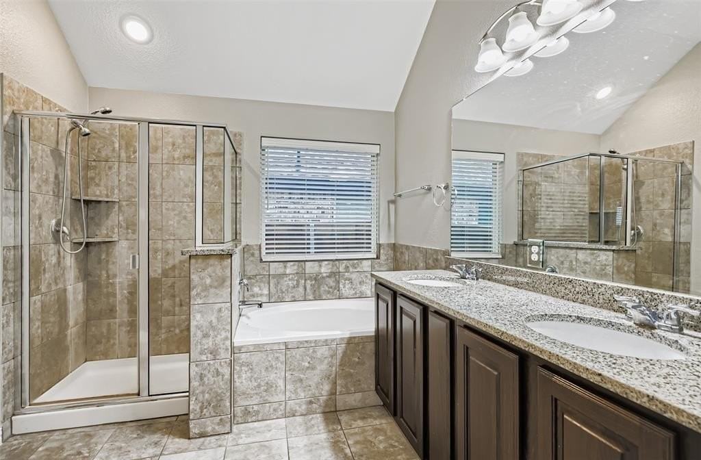 2401 Solomons Pl - Photo 6 of 15