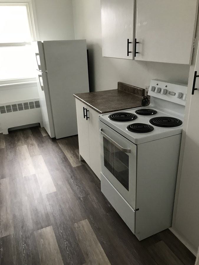 Mark Manor - Photo 3 of 7