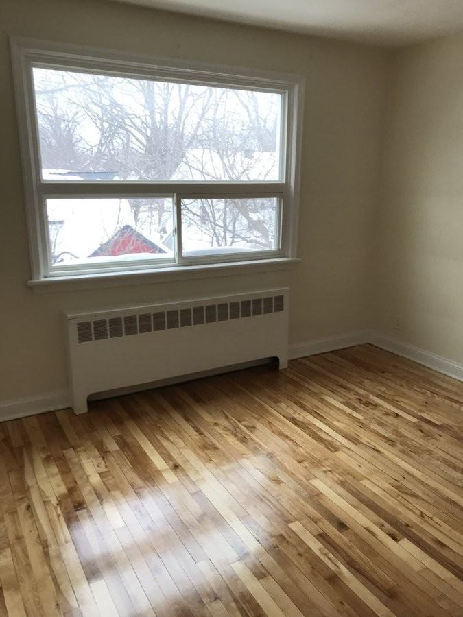 Mark Manor - Photo 6 of 7