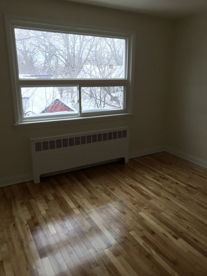 Mark Manor - Photo 7 of 7