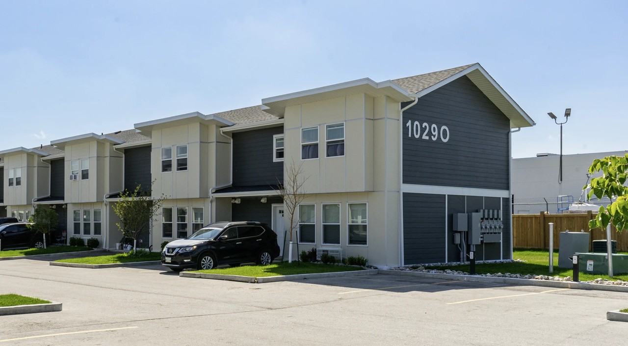 Selkirk Meadows Townhomes - Photo 2 of 12