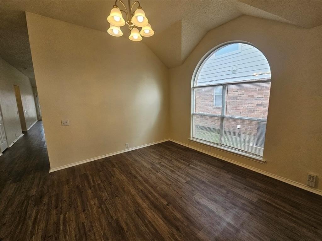 7851 Orland Park Cir - Photo 5 of 35