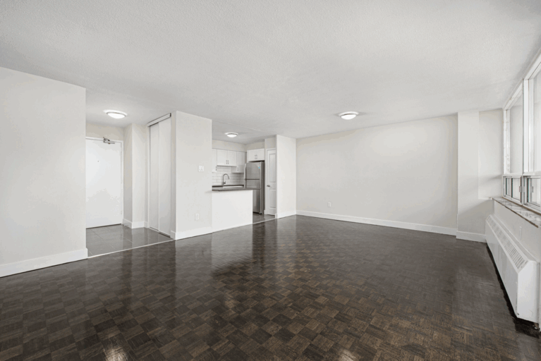 2397 FINCH AVE W - Photo 2 of 11