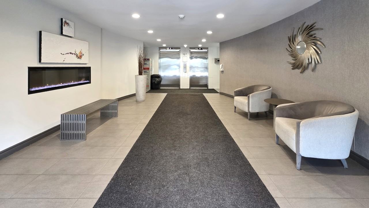 560 Proudfoot Lane - Photo 3 of 14