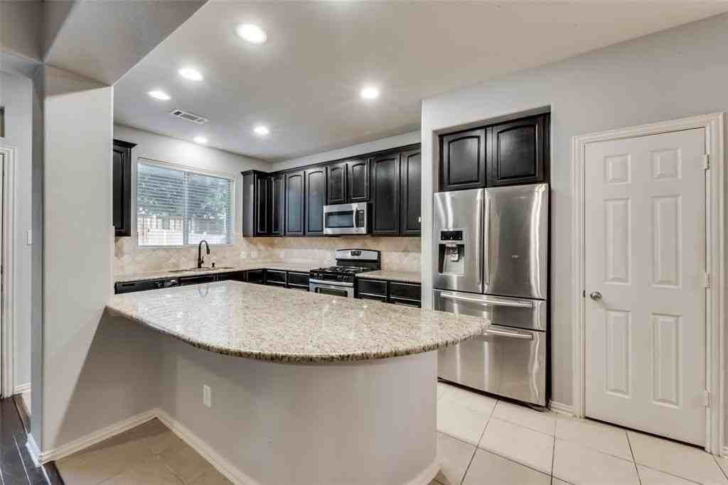 10620 Sexton Dr - Photo 7 of 17