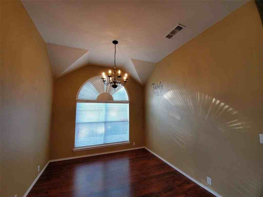 4017 Chinaberry Dr - Photo 6 of 36