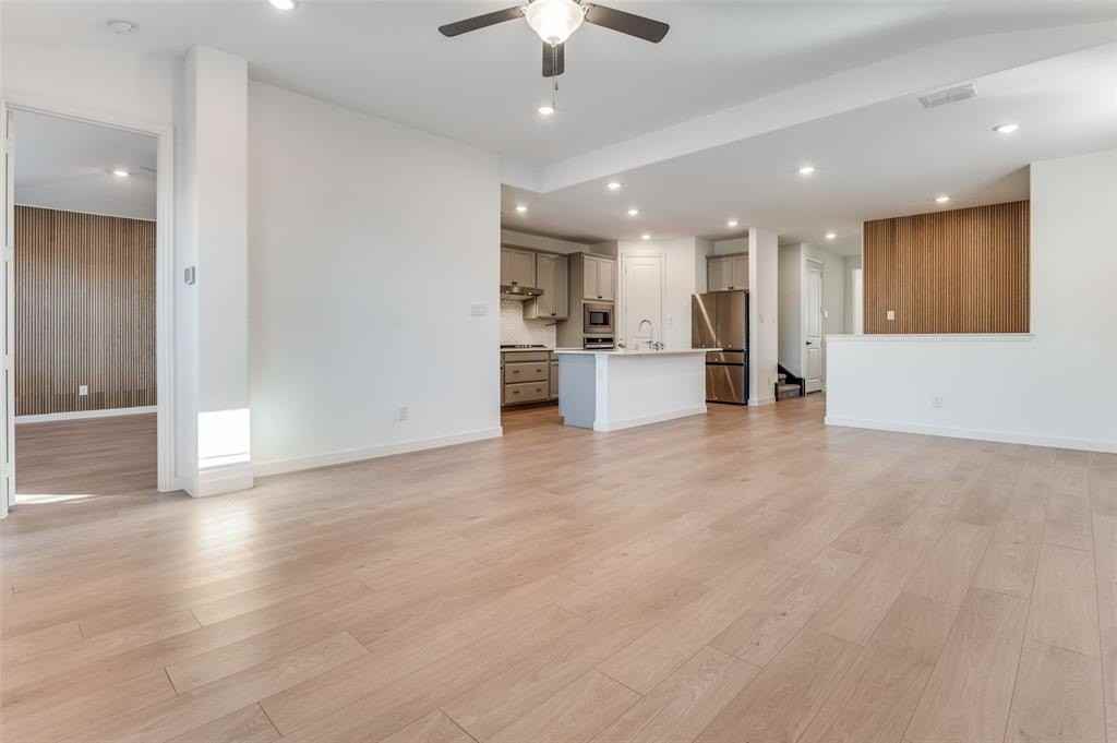 2625 Toledo Dr - Photo 3 of 25