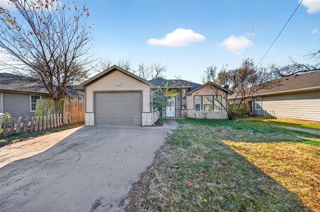 704 E Sycamore St - Photo 3 of 32