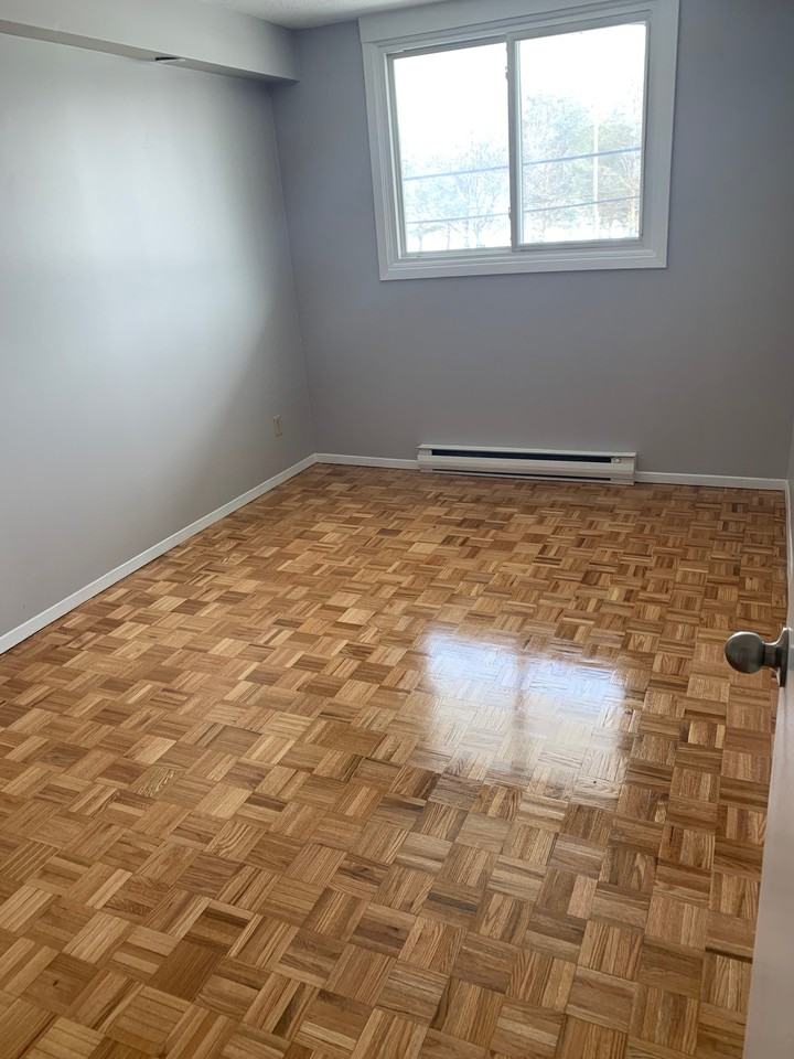 Crystal View Manor - Photo 7 of 20