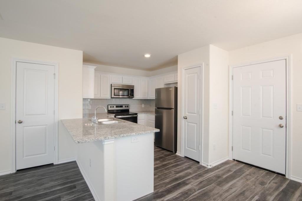 1516 Kennedy St #B - Photo 5 of 11