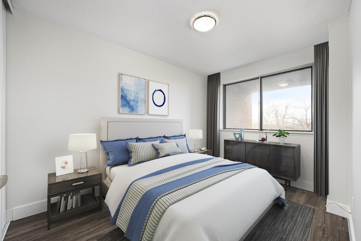 7170 Darcel Avenue - Photo 4 of 24