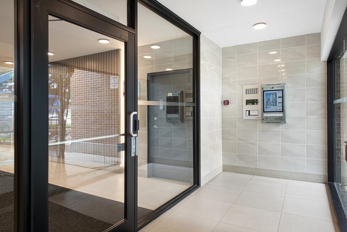 7170 Darcel Avenue - Photo 5 of 24