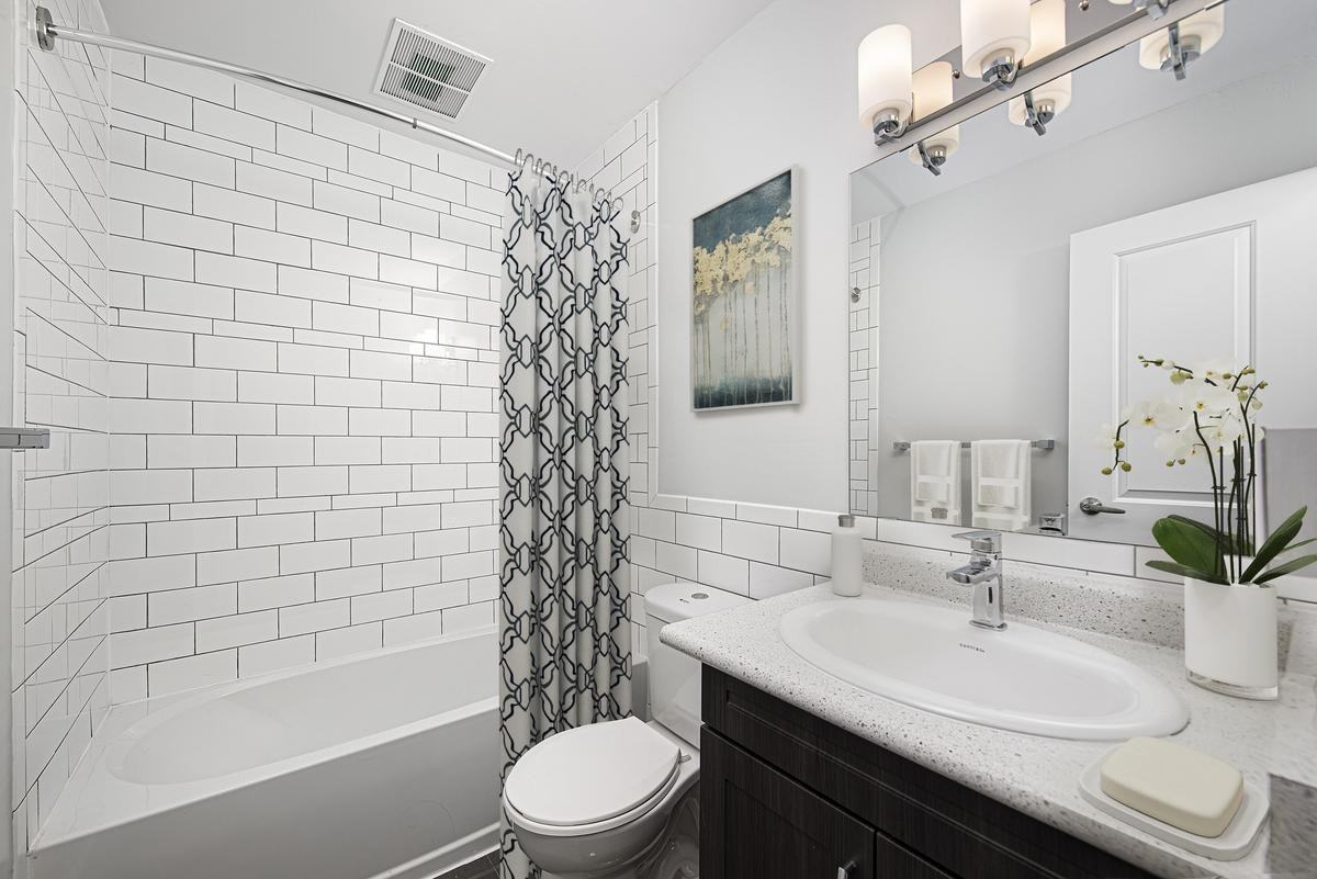 7170 Darcel Avenue - Photo 7 of 24