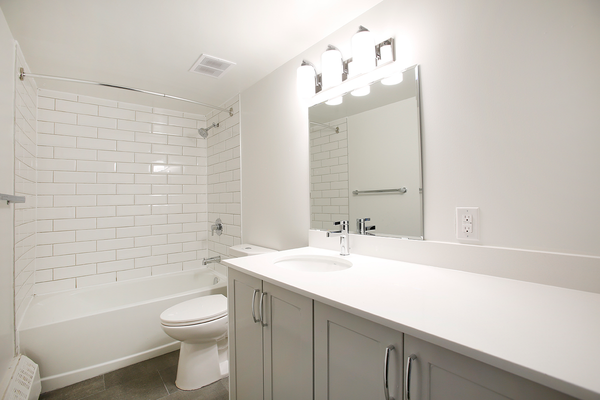 3434 Eglinton Avenue, East - Photo 6 of 12