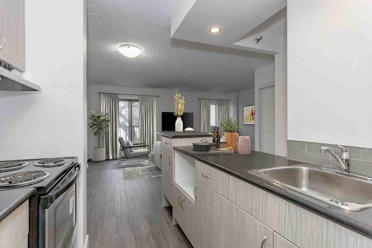 Barrington Place - Photo 4 of 8