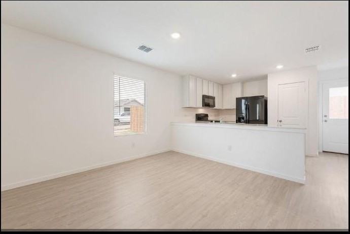 1600 Baugh St - Photo 7 of 17