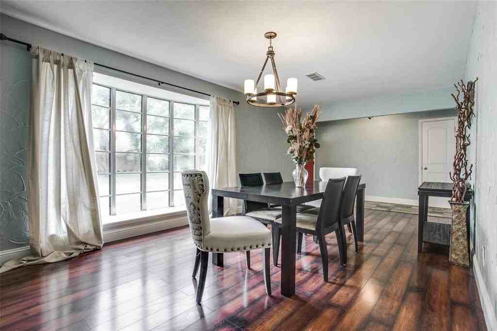 2906 Sharpview Ln - Photo 7 of 24