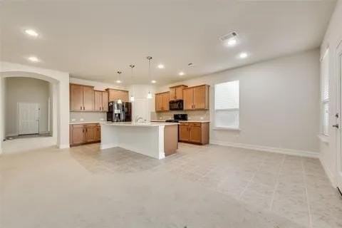 421 Windward Dr - Photo 3 of 38