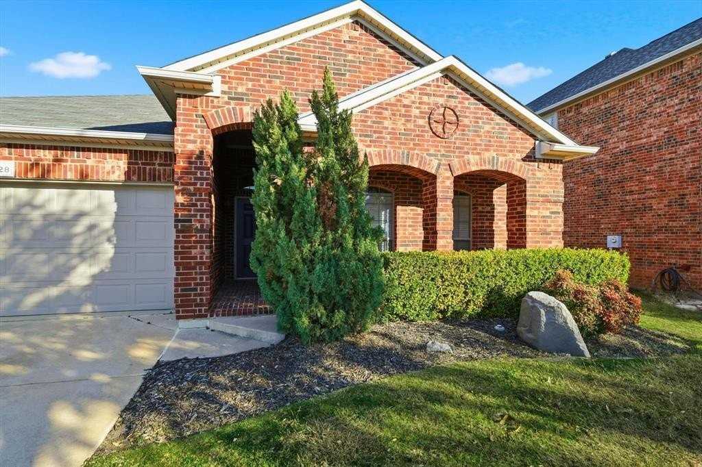 3228 Buckthorn Ln - Photo 2 of 21