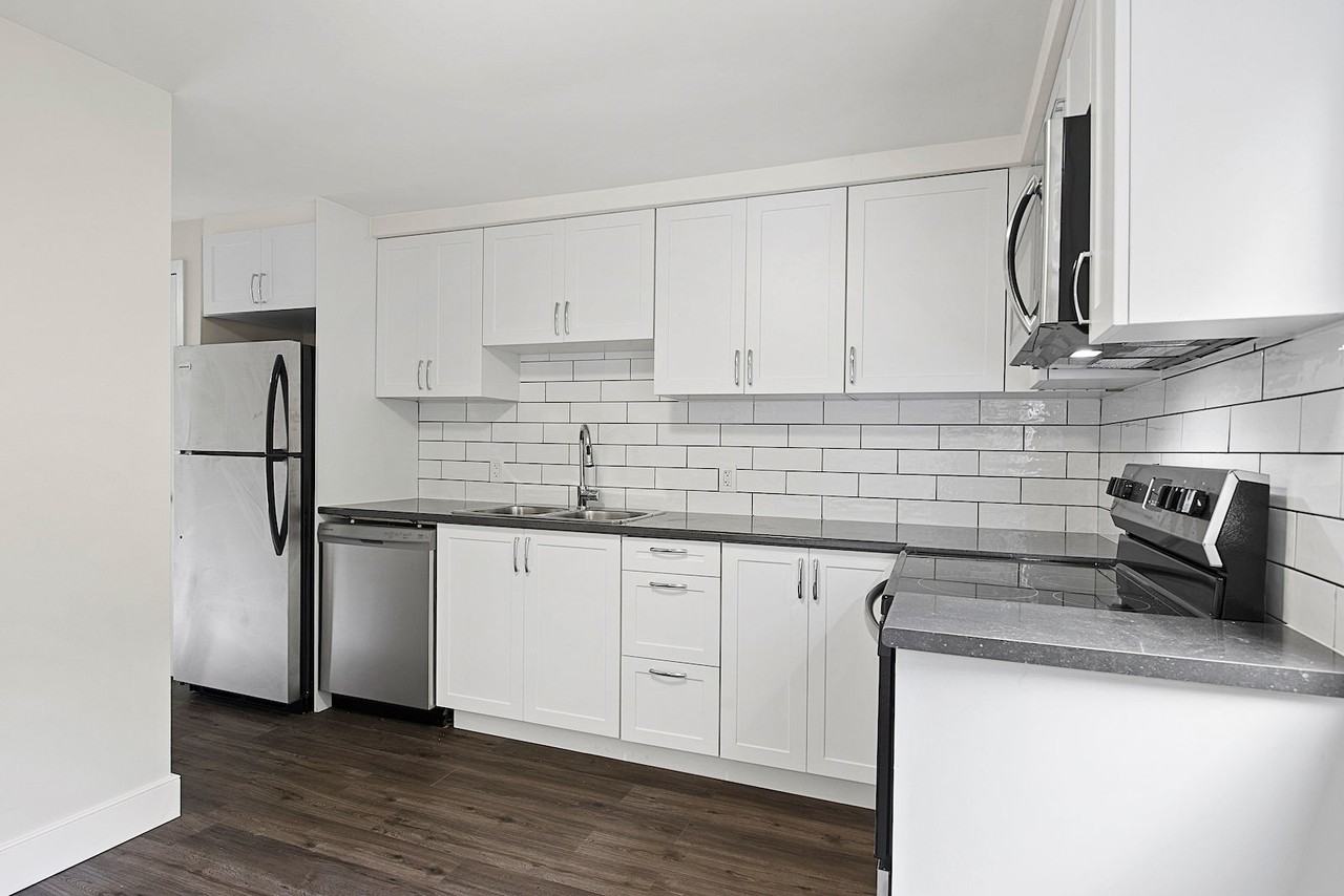 311 Bunting Road - Photo 3 of 17