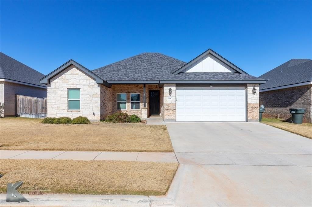 320 Bella Way - Photo 2 of 39