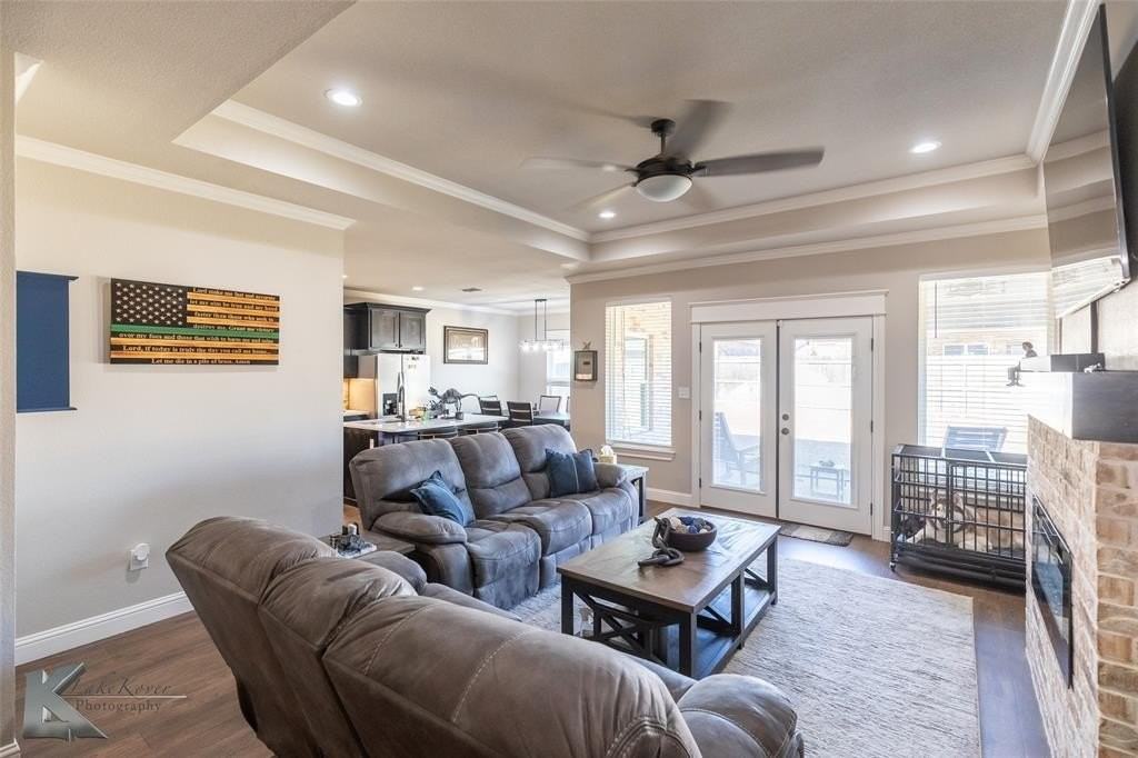 320 Bella Way - Photo 4 of 39