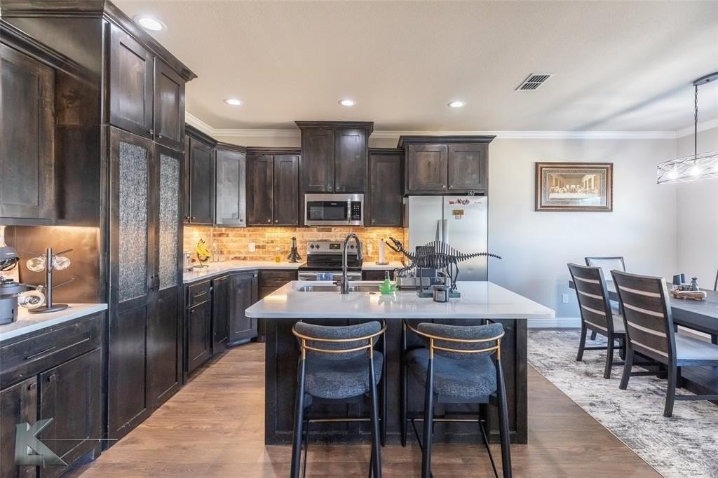 320 Bella Way - Photo 7 of 39