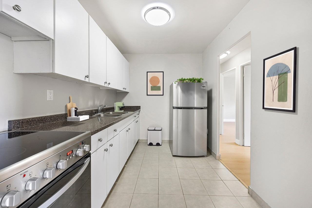 725-745 Wonderland Road South - Photo 2 of 19