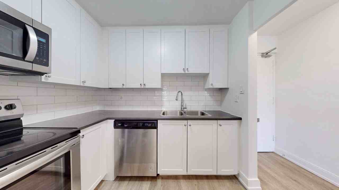 540 Proudfoot Lane - Photo 2 of 14