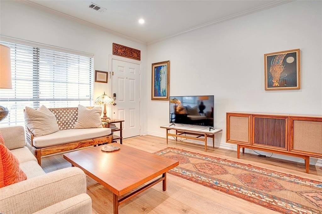 5713 Butterfly Way - Photo 4 of 32